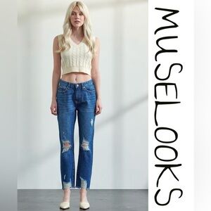 MUSELOOKS High-Rise Distressed Mom Jeans Size 9 | Medium Wash Raw Hem